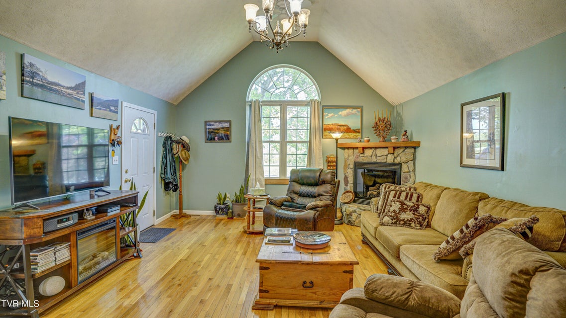 Photo #16: 2545 Siam Road