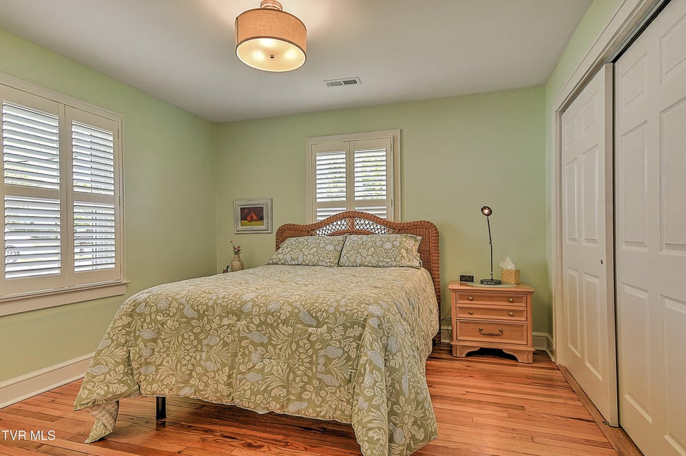 Photo #27: 101 Mcarthur Avenue