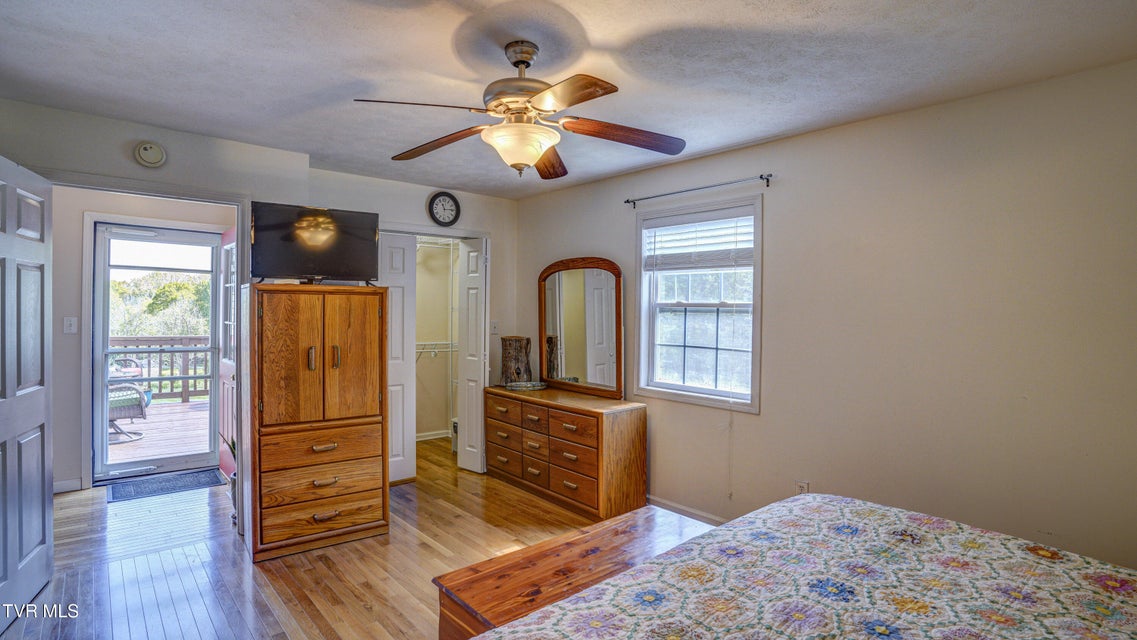 Photo #35: 2545 Siam Road