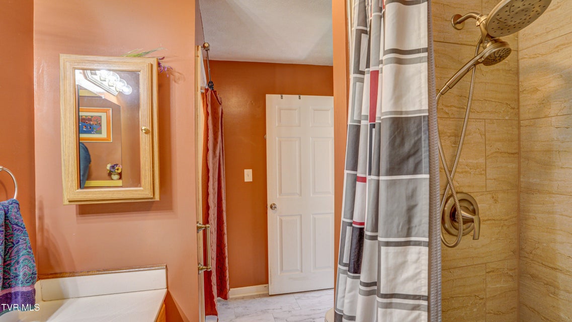 Photo #39: 2545 Siam Road