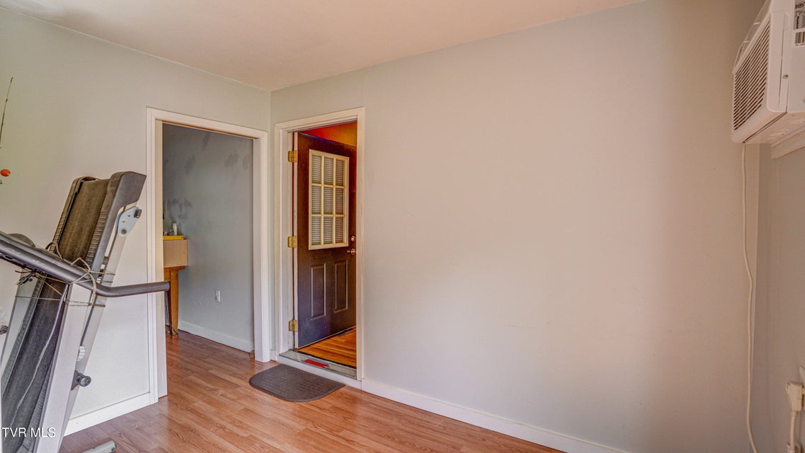 Photo #43: 2545 Siam Road