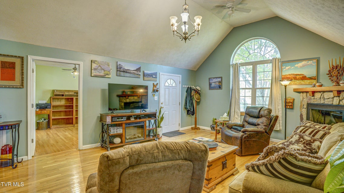 Photo #15: 2545 Siam Road