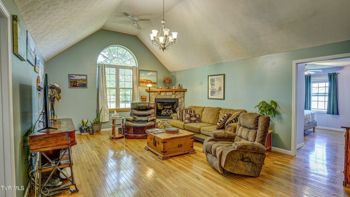 Photo #17: 2545 Siam Road