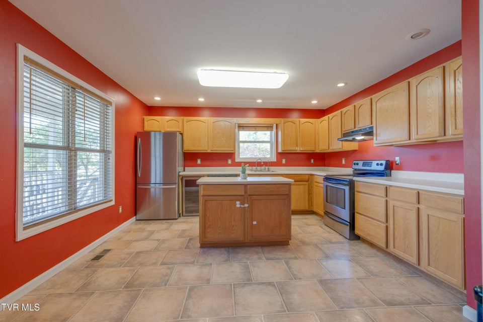 Photo #10: 154 Sycamore Street