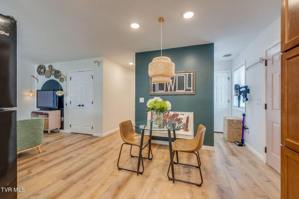 Photo #7: 986 Glen Street