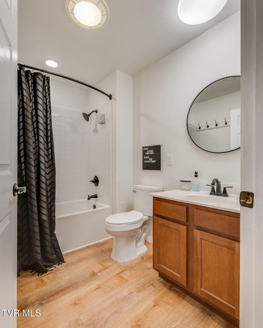 Photo #11: 986 Glen Street