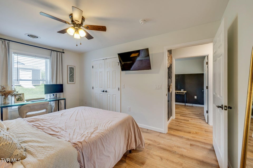 Photo #13: 986 Glen Street