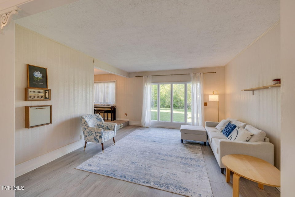 Photo #5: 107 Wayfair Drive