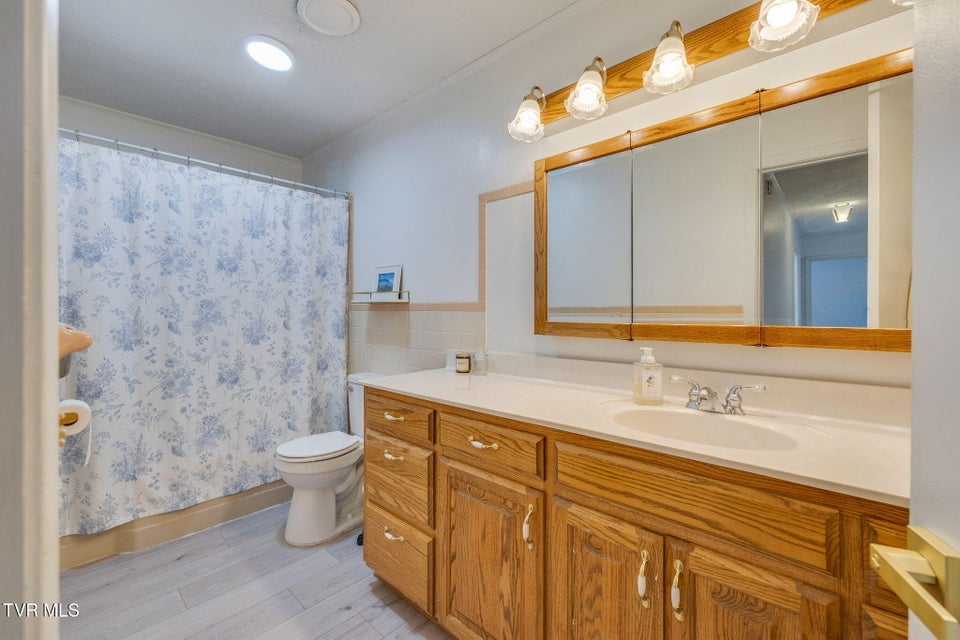 Photo #25: 107 Wayfair Drive