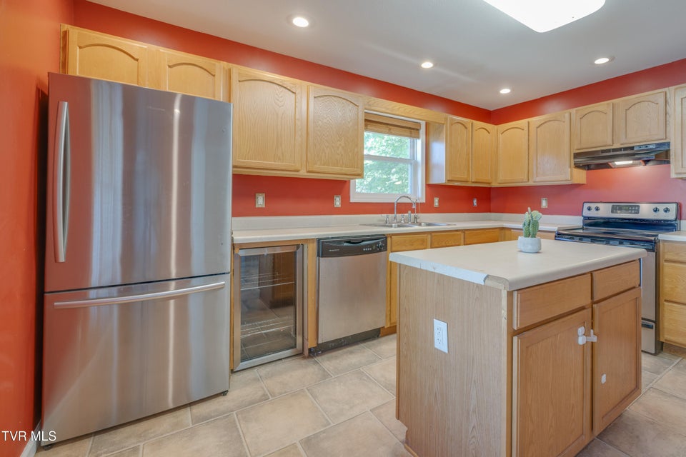 Photo #12: 154 Sycamore Street