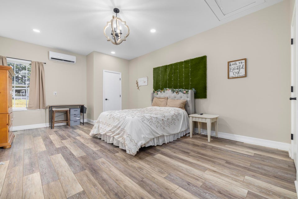 Photo #17: 1388 Barkley Road