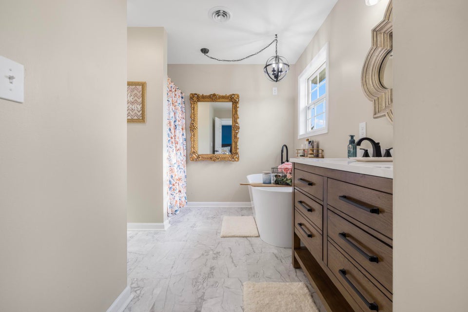 Photo #25: 1388 Barkley Road