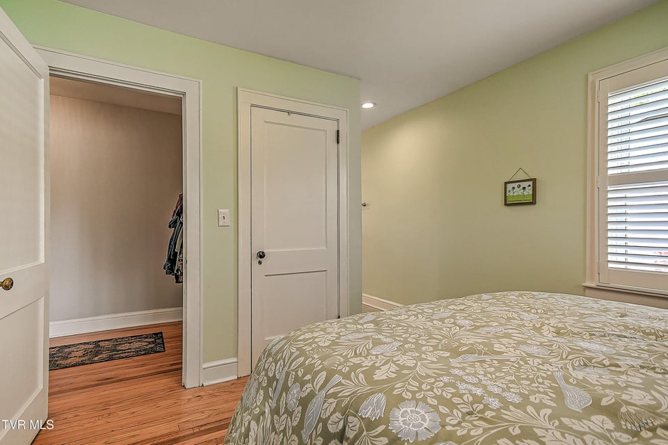 Photo #28: 101 Mcarthur Avenue