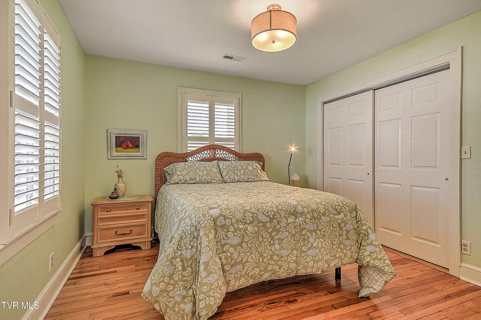 Photo #29: 101 Mcarthur Avenue