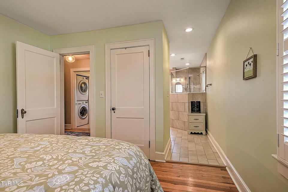 Photo #30: 101 Mcarthur Avenue