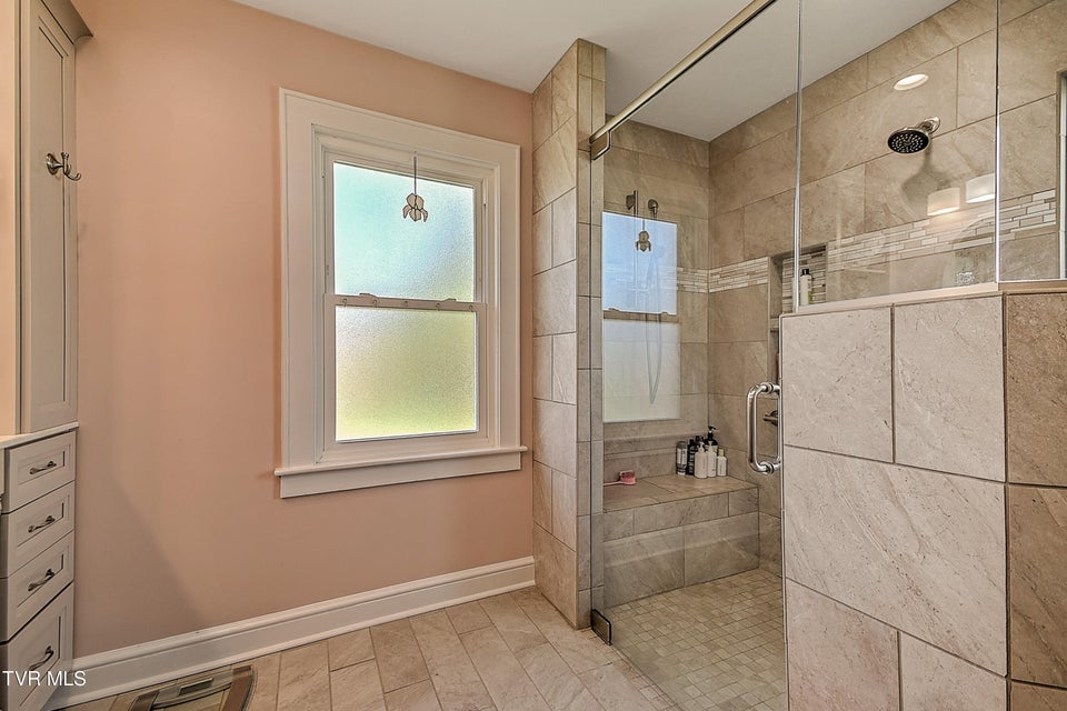 Photo #33: 101 Mcarthur Avenue