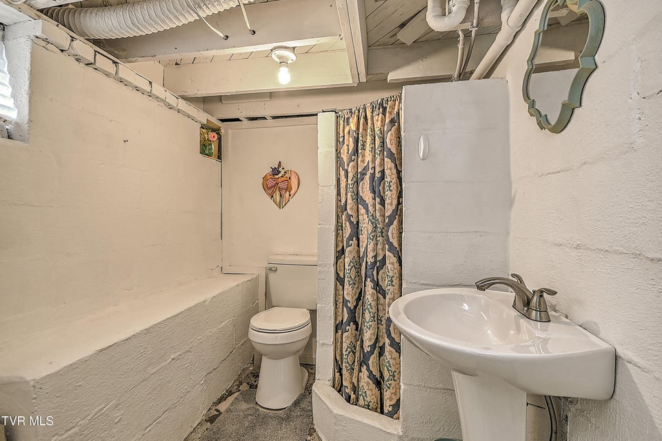 Photo #35: 101 Mcarthur Avenue