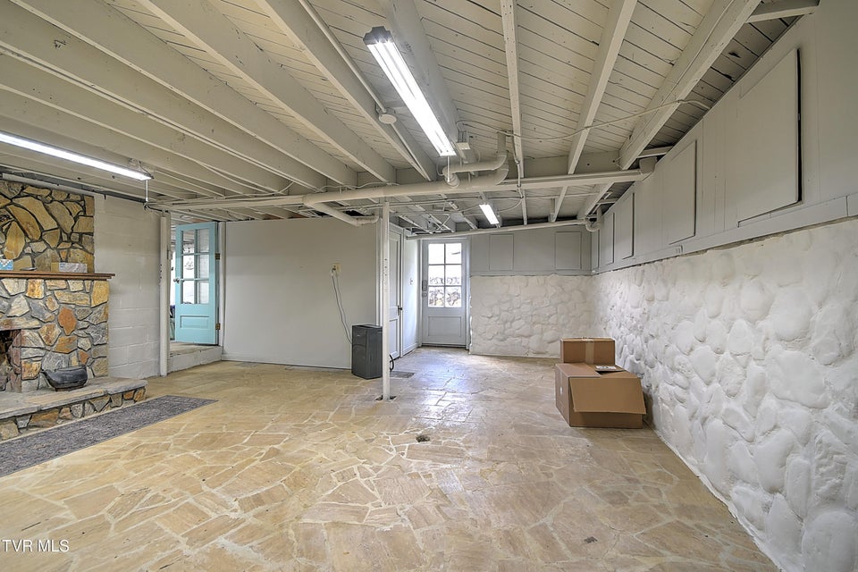 Photo #40: 101 Mcarthur Avenue