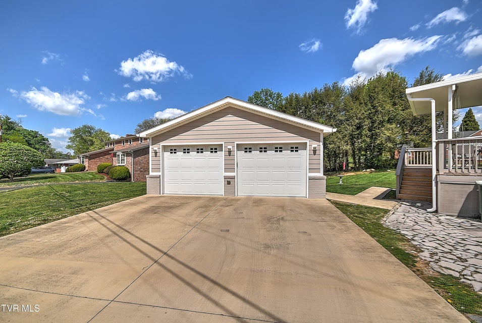 Photo #52: 101 Mcarthur Avenue