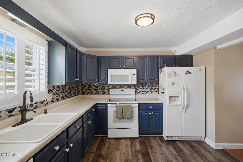 Photo #4: 2101 Cherokee Road