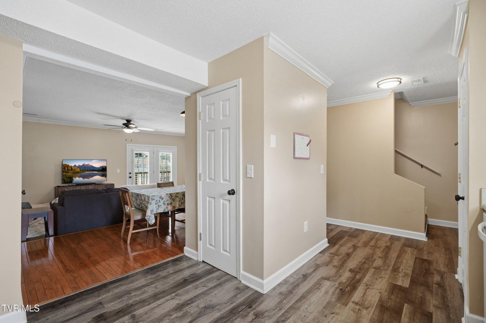 Photo #6: 2101 Cherokee Road