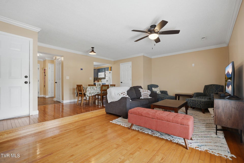 Photo #10: 2101 Cherokee Road