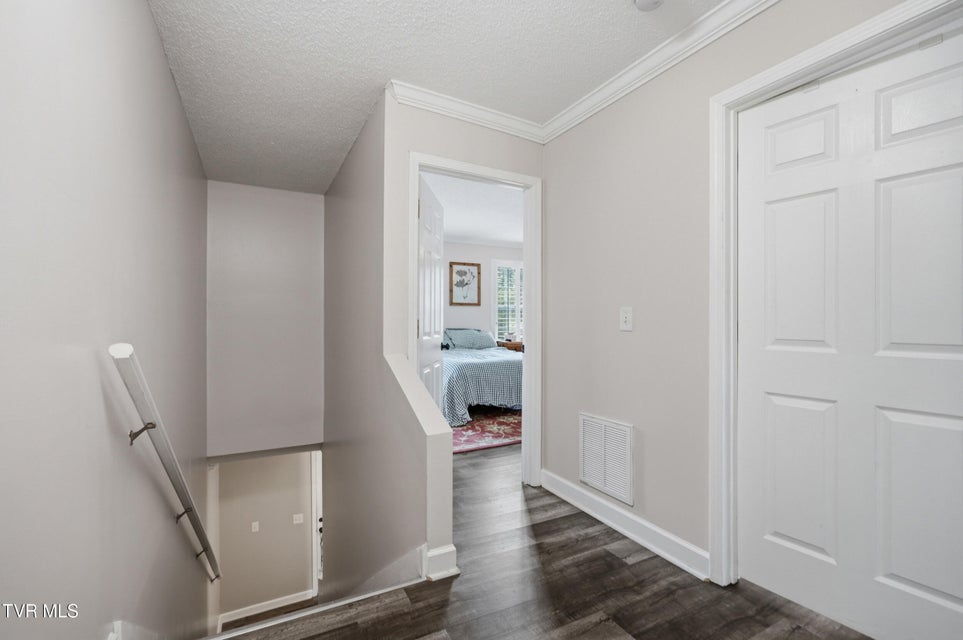 Photo #13: 2101 Cherokee Road