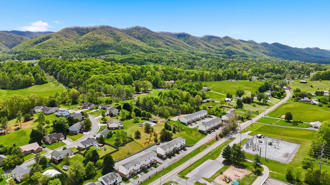 Photo #32: 2101 Cherokee Road