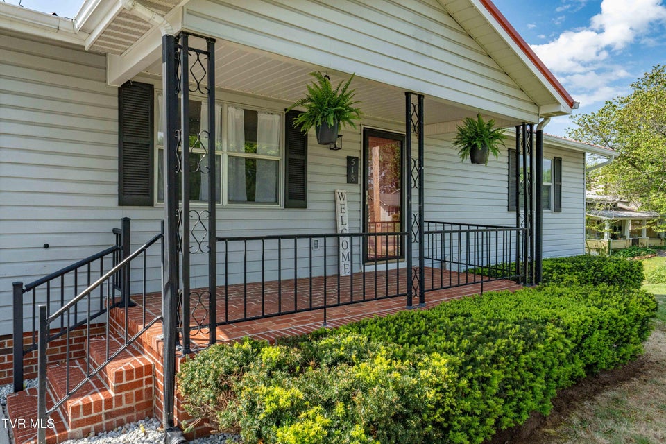 Photo #3: 518 Main Street