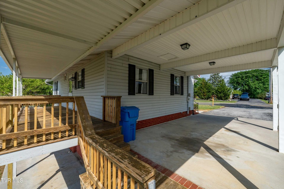 Photo #36: 518 Main Street