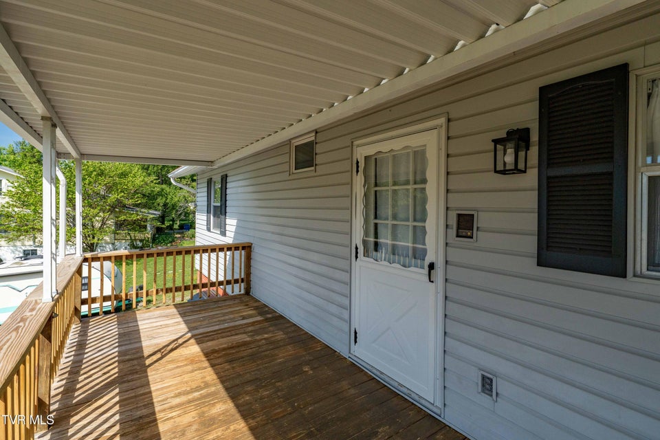 Photo #38: 518 Main Street