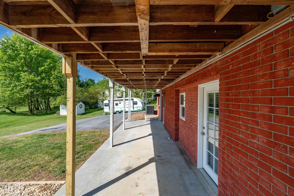 Photo #48: 518 Main Street