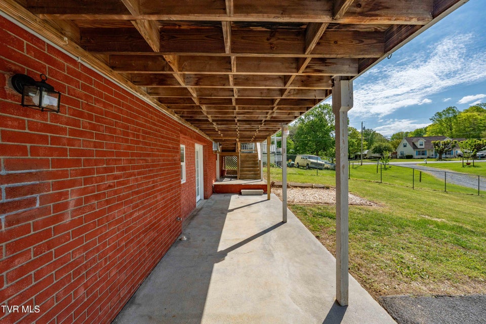 Photo #50: 518 Main Street