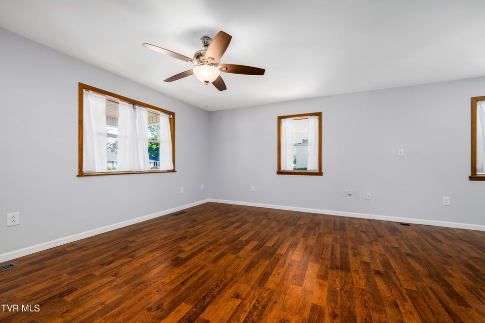 Photo #7: 518 Main Street