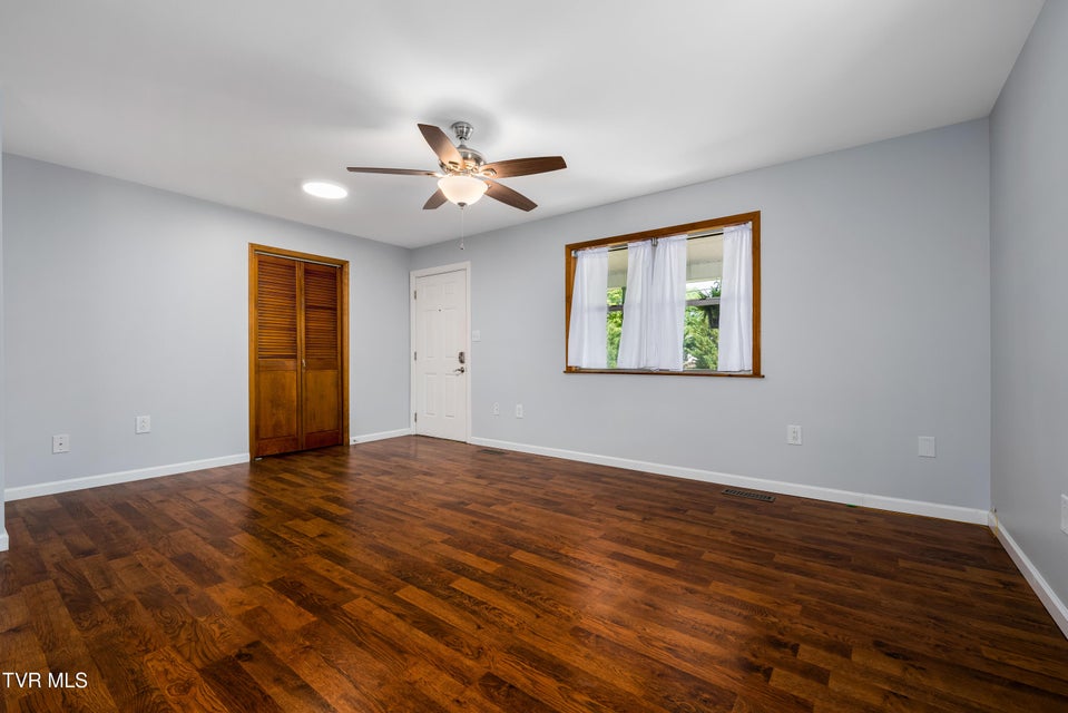 Photo #8: 518 Main Street