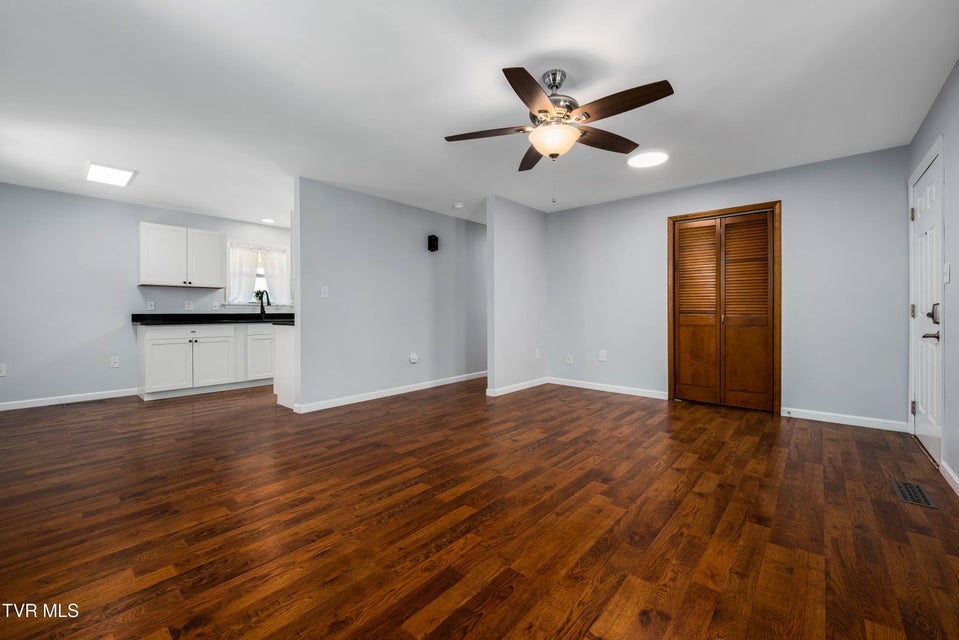 Photo #9: 518 Main Street