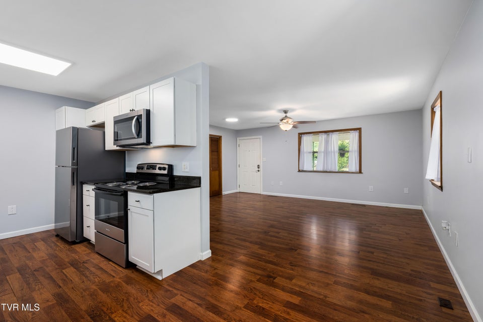 Photo #11: 518 Main Street