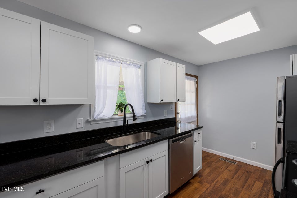 Photo #12: 518 Main Street