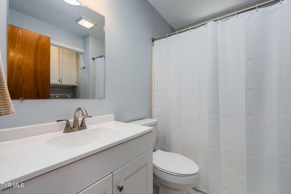 Photo #16: 518 Main Street