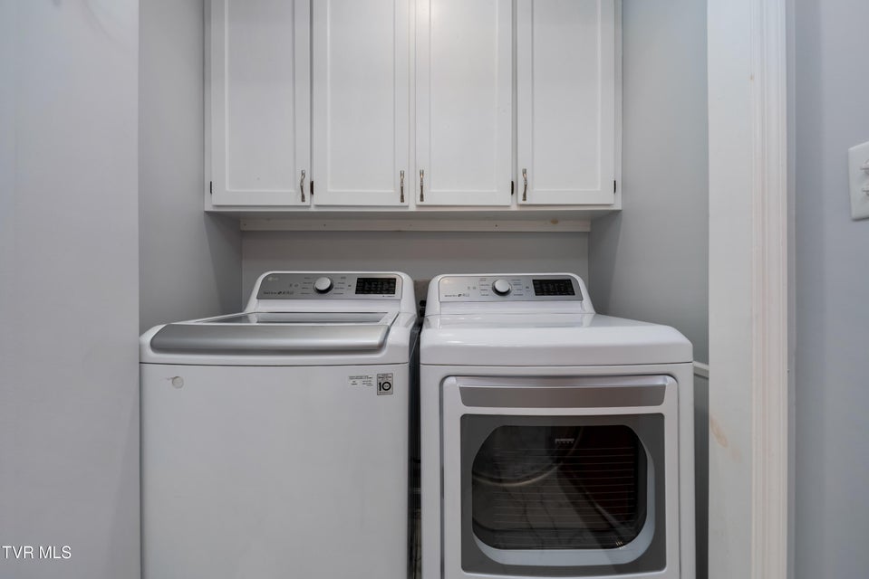 Photo #17: 518 Main Street