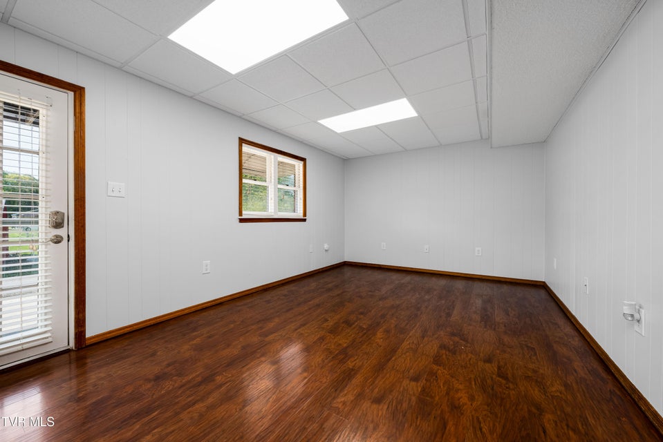 Photo #25: 518 Main Street