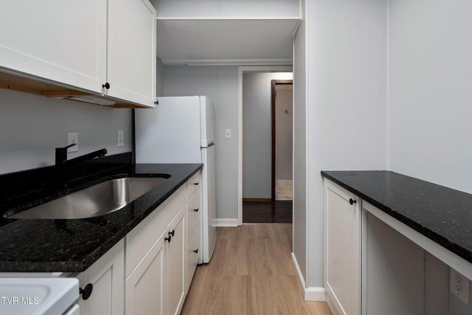 Photo #29: 518 Main Street