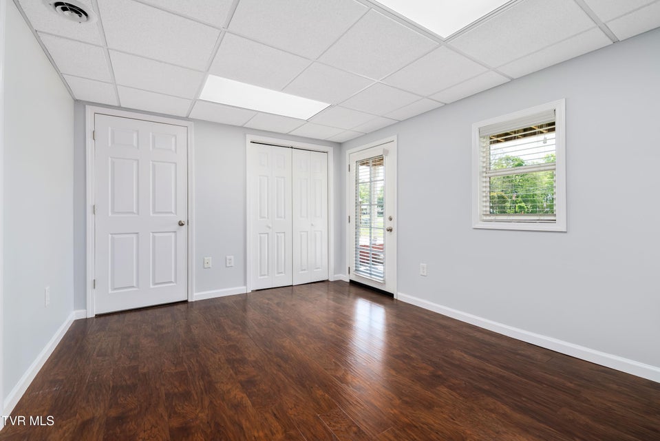 Photo #30: 518 Main Street