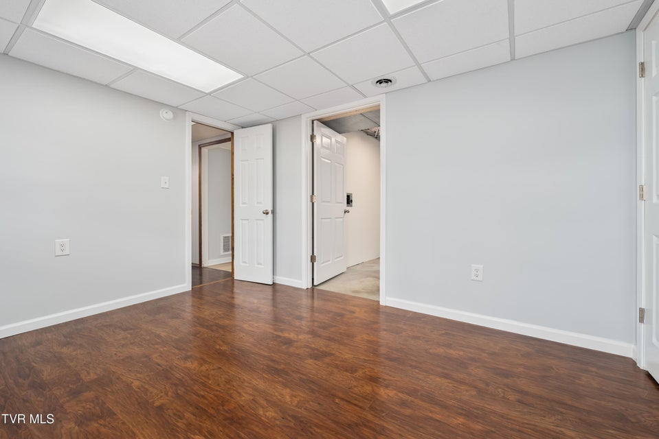 Photo #31: 518 Main Street