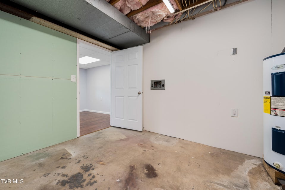 Photo #32: 518 Main Street