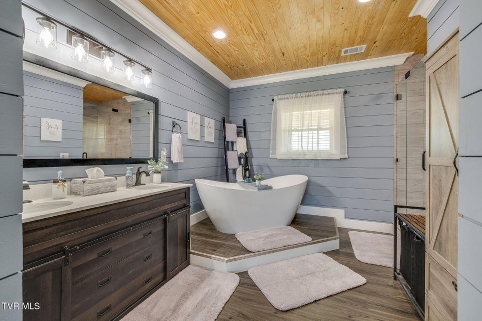 Photo #33: 1600 Mary Lamons Road