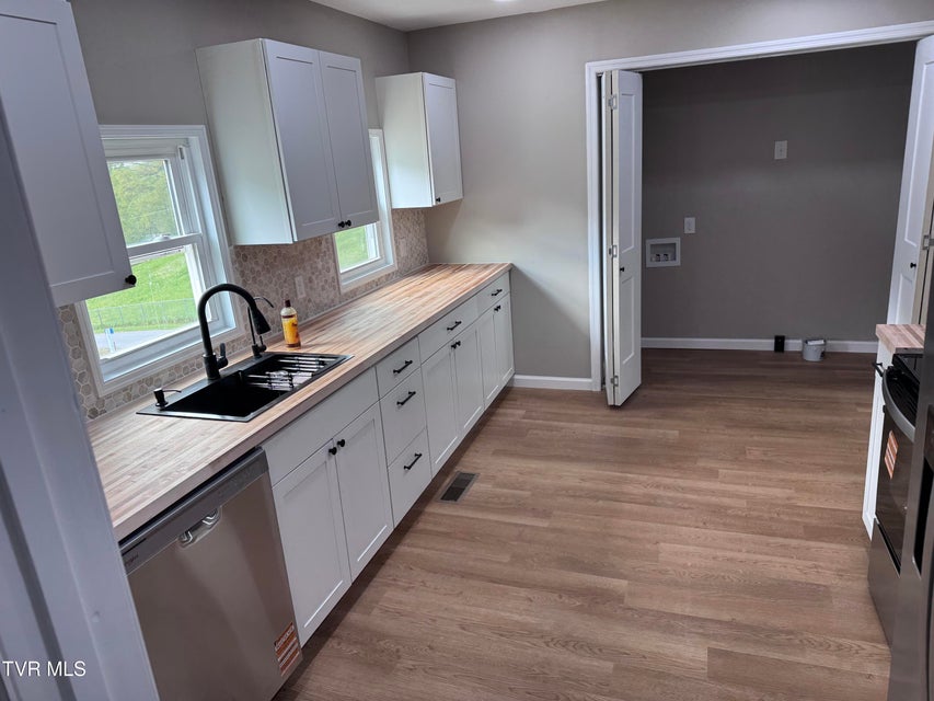 Photo #13: 230 Hamilton Road