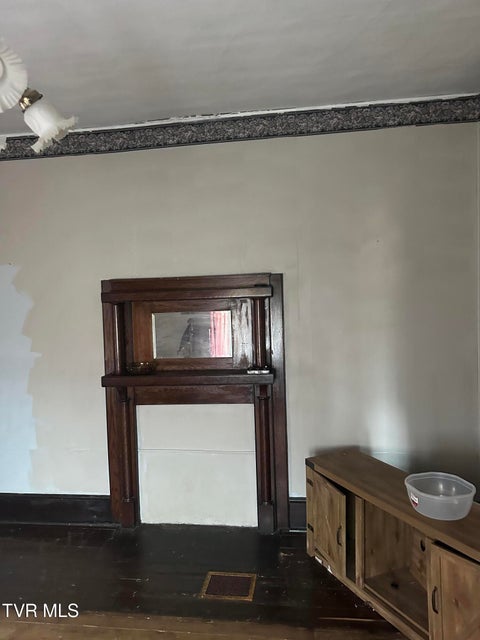 Photo #4: 210 Ford Street