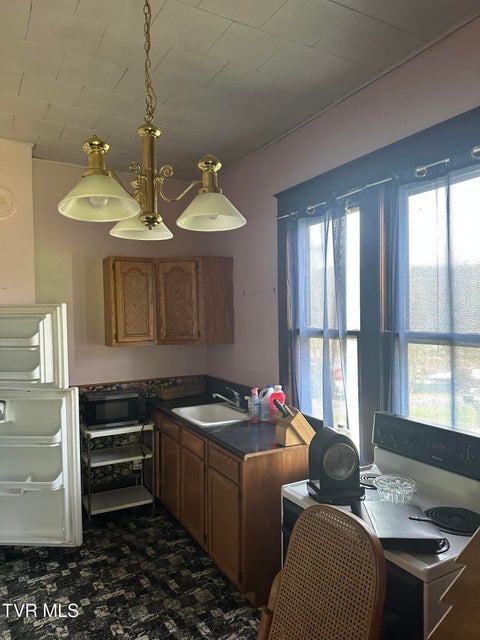 Photo #8: 210 Ford Street