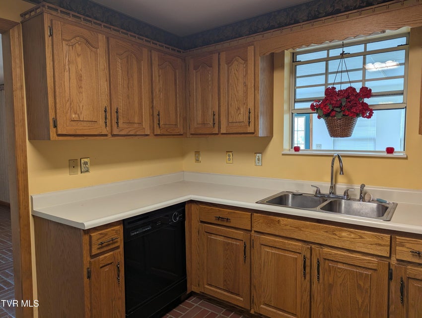 Photo #34: 1473 Oasis Road